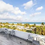 Oceanfront Oasis 2-Br Apartment On Ocean Drive