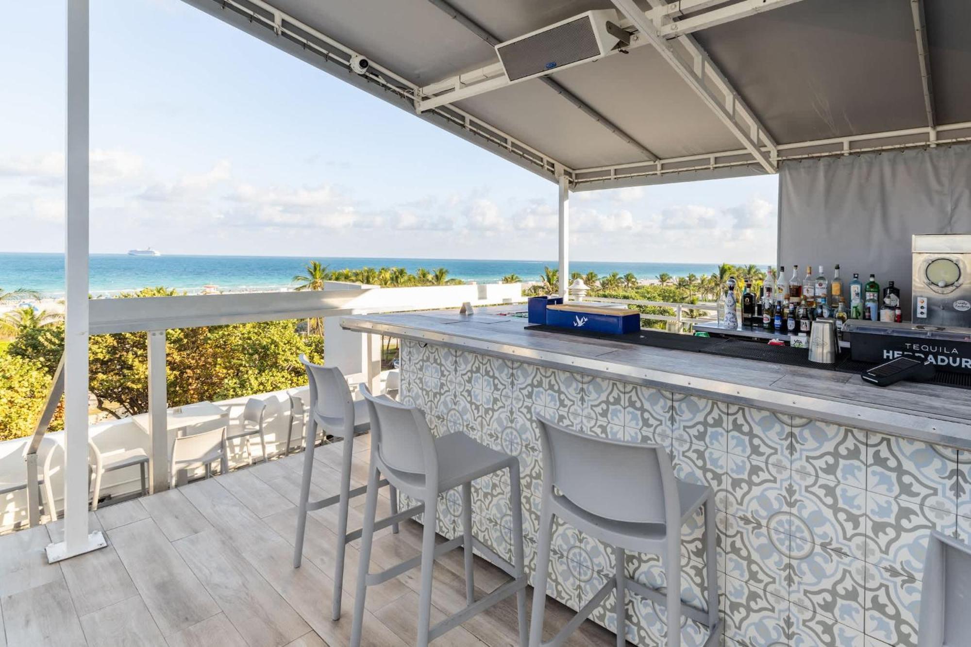 Apartment Oceanfront Oasis 2-br On Ocean Drive Miami Beach