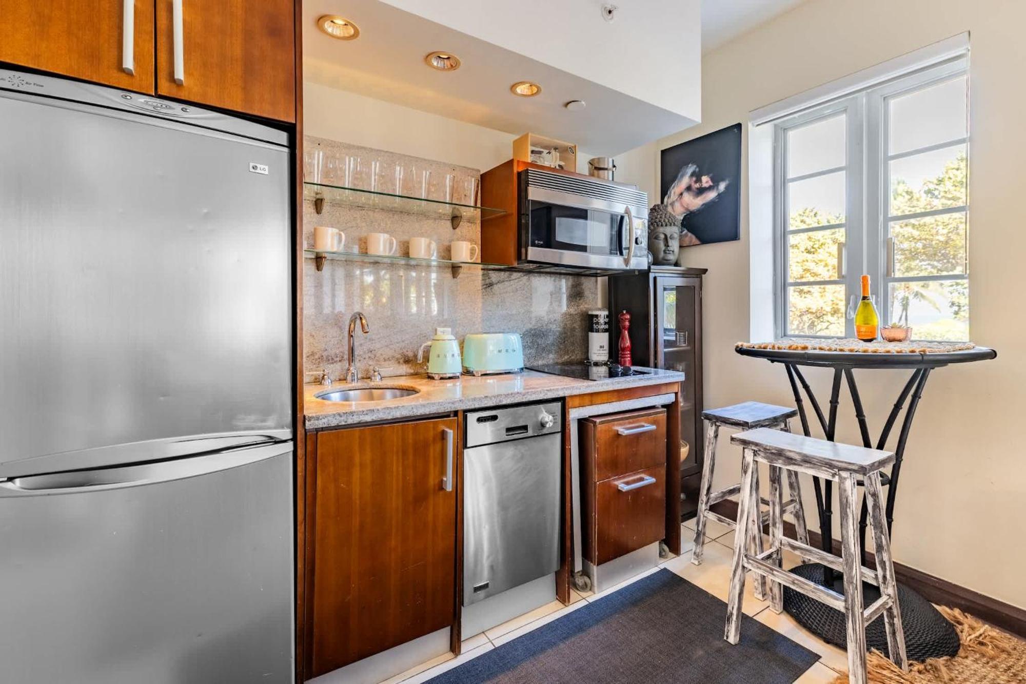 Oceanfront Oasis 2-br On Ocean Drive