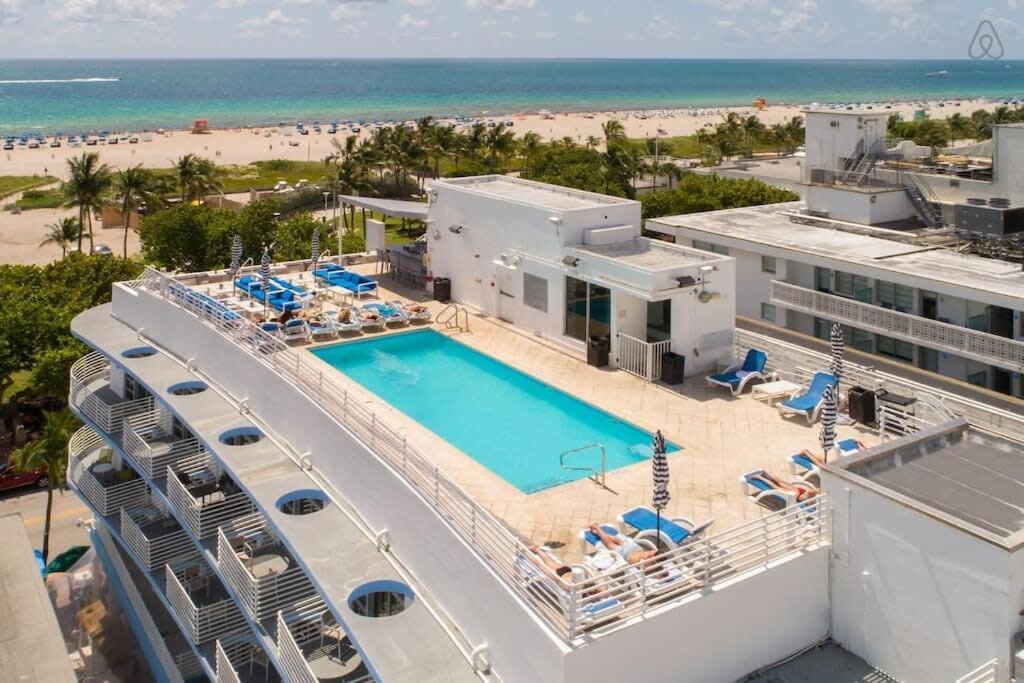 Oceanfront Oasis 2-br On Ocean Drive Apartment *