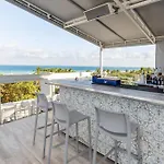 Oceanfront Oasis 2-Br Apartment On Ocean Drive